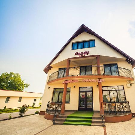 Candy Pensiune&Restaurant Dumbrava Rosie Ngoại thất bức ảnh