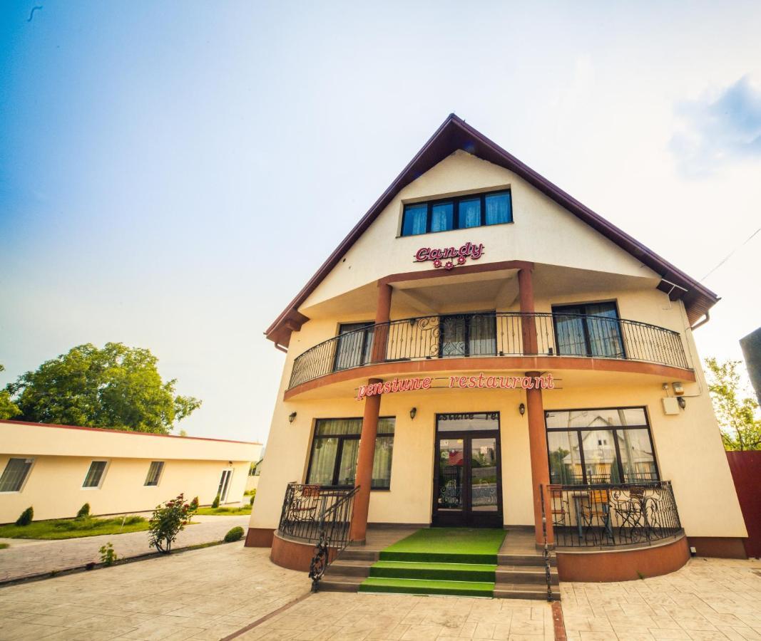Candy Pensiune&Restaurant Dumbrava Rosie Ngoại thất bức ảnh
